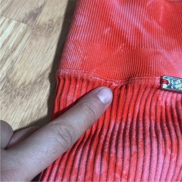 Vibrant Red Ribbed Leggings - Picture 2 of 2